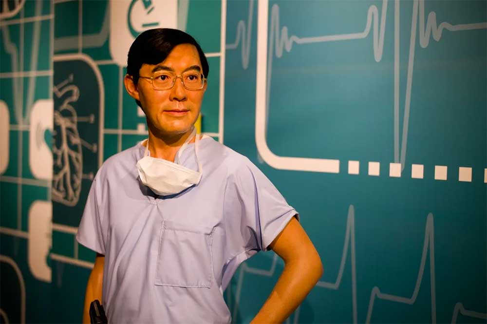 Dr Victor Chang, the pioneer heart surgeon named as "Australian of the Century" was gunned down in Mosman on 4 July 1991.