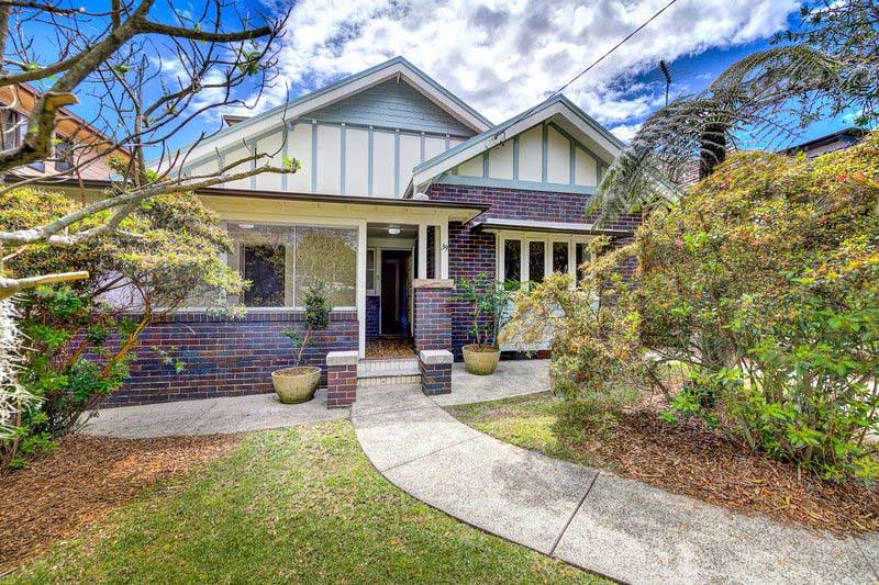39 Awaba St, Mosman sold in 2021 for $3.67 million.