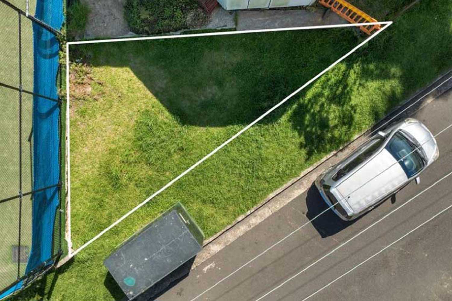 This-tiny,-trinagular-patch-of-grass-in-Neutral-Bay-could-become-a-coffee-kiosk,-under-plans-just-submitted-to-North-Sydney-Council his tiny, trinagular patch of grass in Neutral Bay could become a coffee kiosk, under plans just submitted to North Sydney Council.